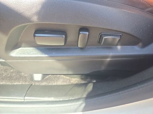 Used 2016 Chevrolet Equinox LTZ FWD image 11