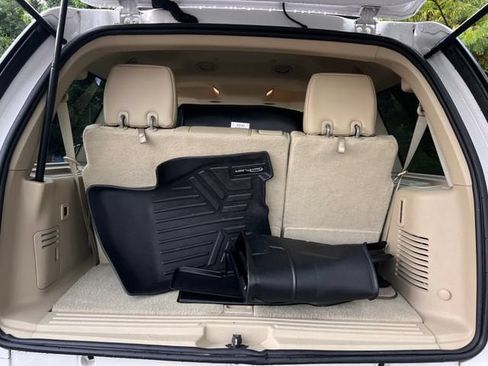 Used 2017 Ford Expedition Limited w/ Equipment Group 301A AWD/4WD image 29