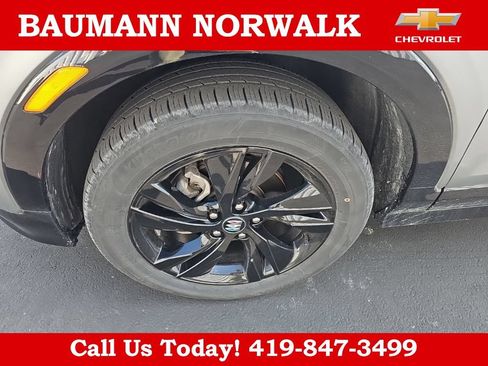 Used 2024 Buick Encore GX Sport Touring w/ Comfort Package AWD/4WD image 17