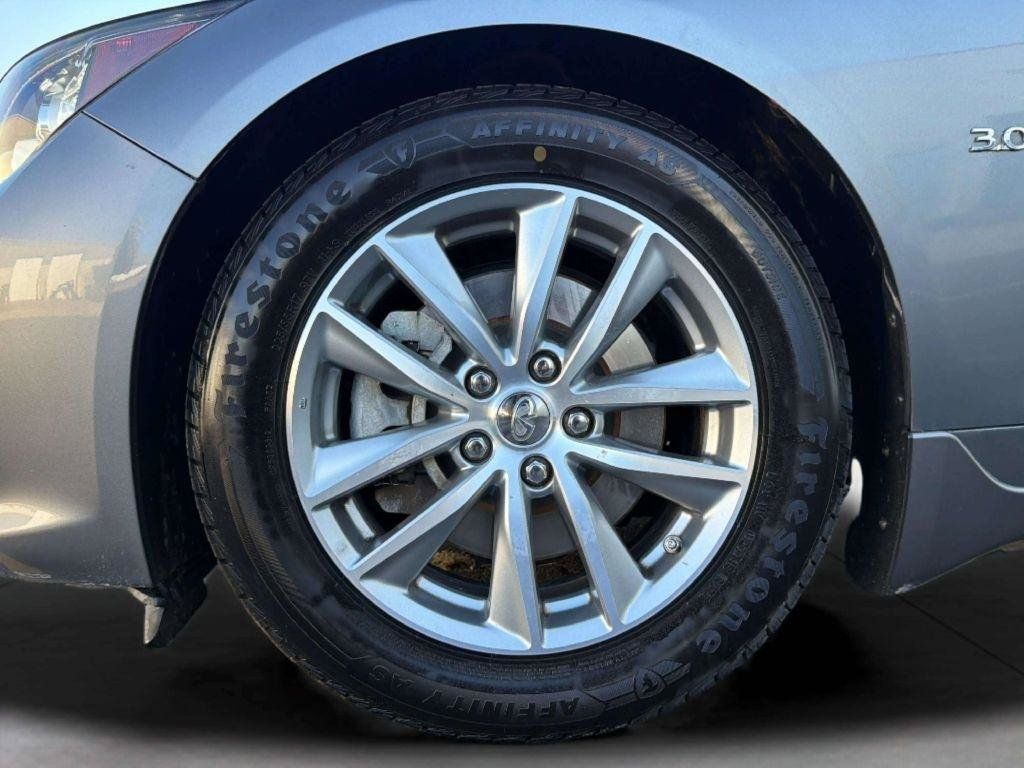 Used 2017 INFINITI Q50 3.0t Premium w/ Driver Assistance Package RWD image 32
