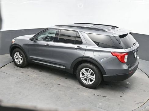 Used 2022 Ford Explorer XLT AWD/4WD image 32