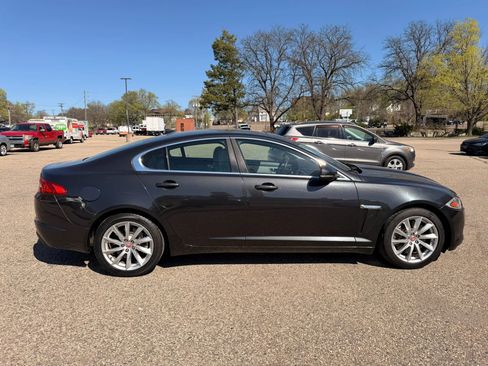 Used 2015 Jaguar XF Premium RWD image 6