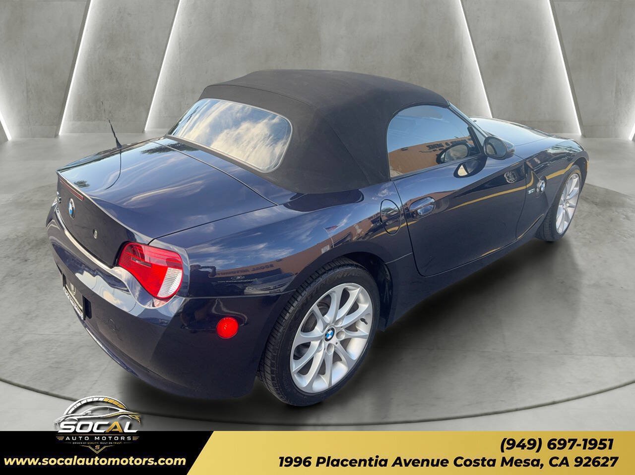 Used 2006 BMW Z4 3.0i RWD image 17