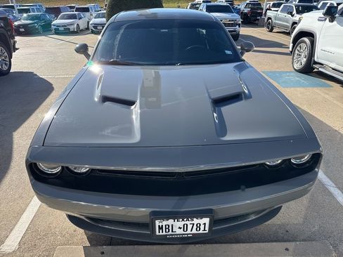 Used 2019 Dodge Challenger SXT w/ Blacktop Package image 2