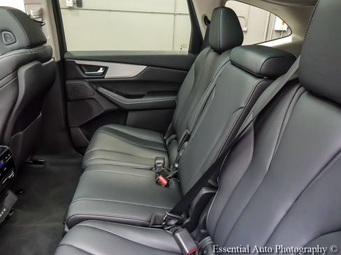 Used 2025 Acura MDX SH-AWD image 13