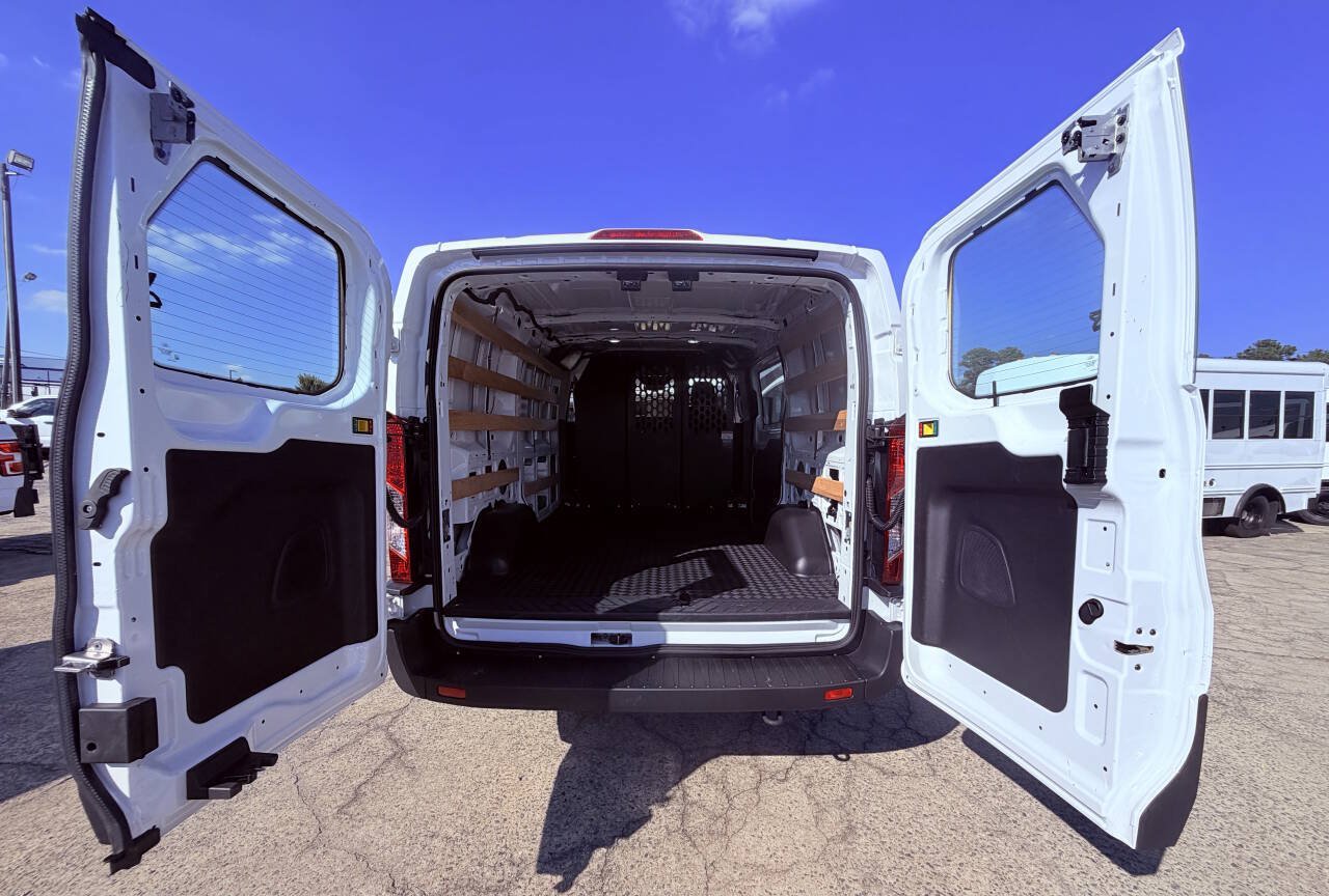 Used 2025 Ford Transit 250 Low Roof w/ Exterior Upgrade Package RWD image 9