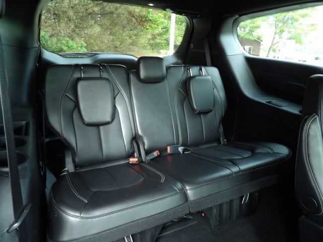 Used 2025 Chrysler Pacifica Select FWD image 15