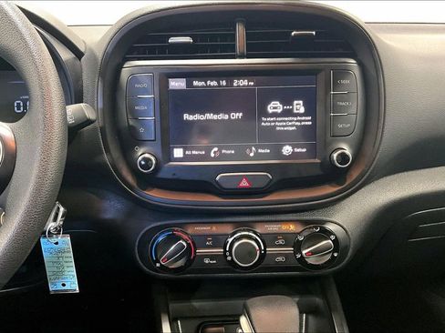 Used 2025 Kia Soul LX image 8