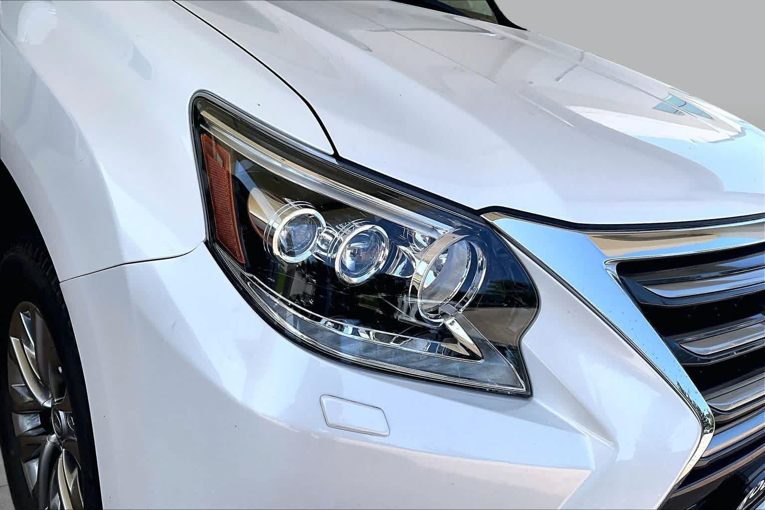 Used 2019 Lexus GX 460 Luxury AWD/4WD image 25