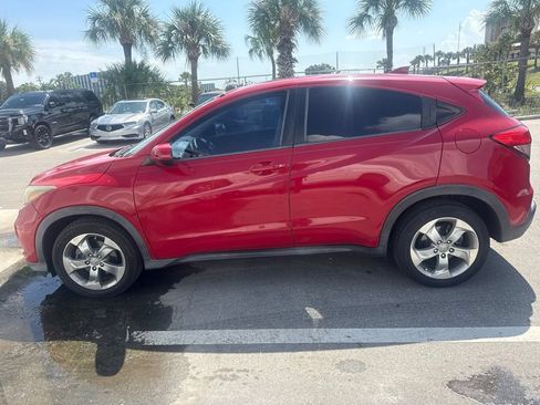Used 2016 Honda HR-V EX image 3