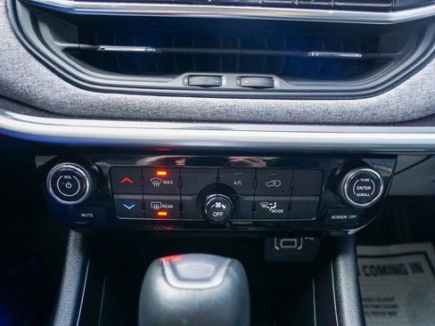 Used 2022 Jeep Compass Latitude w/ Sun and Sound Group image 24