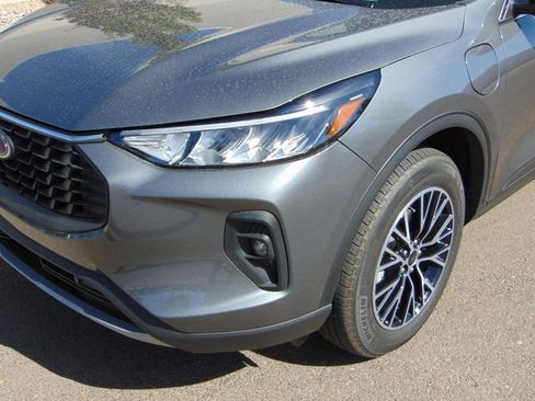 Certified 2026 Ford Escape SE FWD image 2