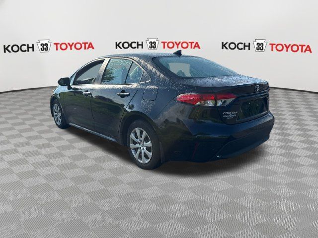 Used 2024 Toyota Corolla LE FWD image 6