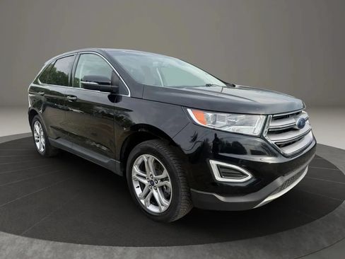 Used 2018 Ford Edge Titanium w/ Equipment Group 301A AWD/4WD image 3
