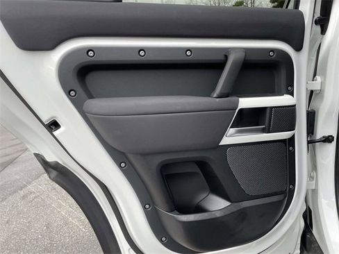 Used 2023 Land Rover Defender 110 S image 17