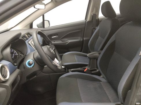 Used 2025 Nissan Versa SV FWD image 17