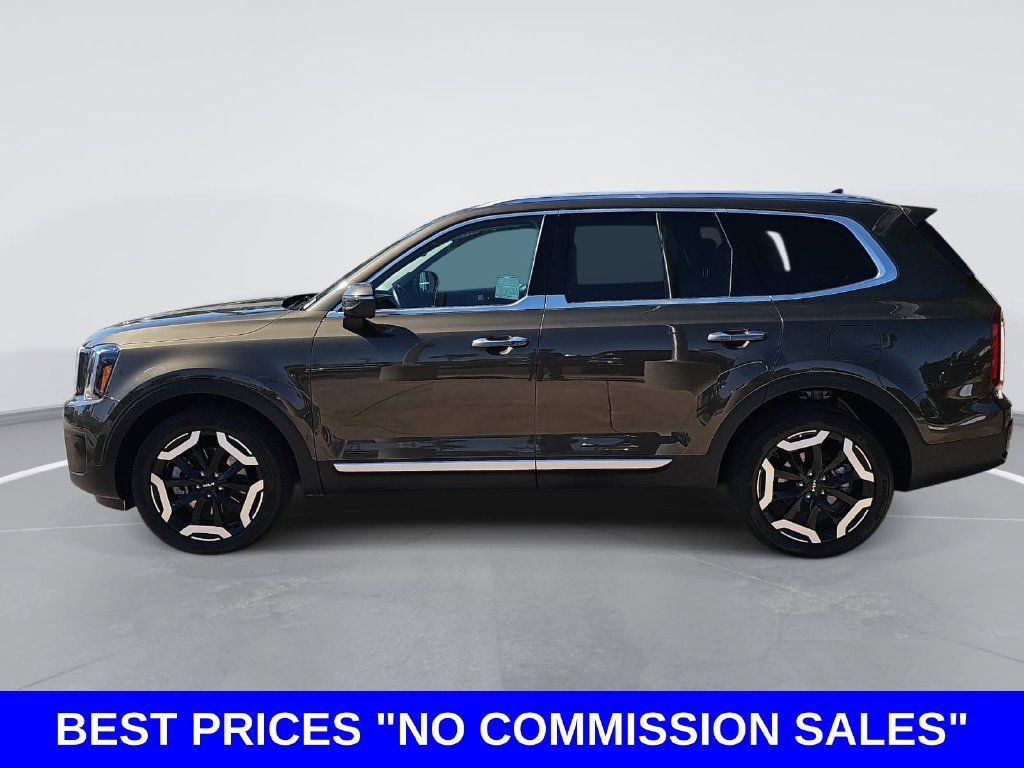 Used 2025 Kia Telluride S FWD image 6