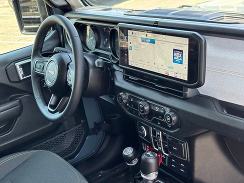 Used 2025 Jeep Wrangler Unlimited Sport S 4xe AWD/4WD image 31