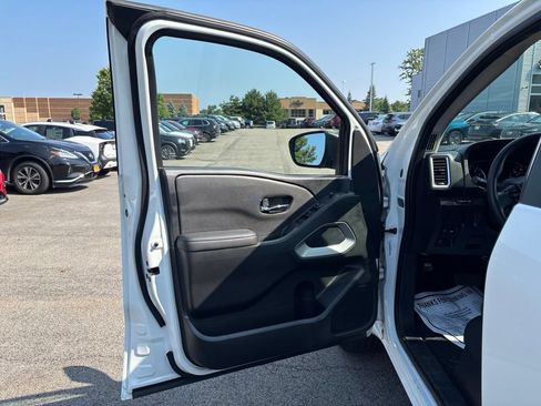 Certified 2023 Nissan Frontier SV AWD/4WD image 15