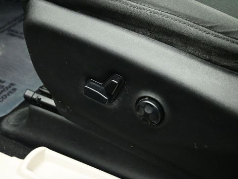 Used 2018 Chrysler Pacifica Touring Plus image 21