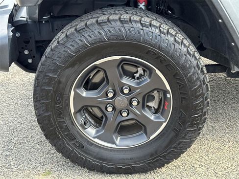 Used 2022 Jeep Gladiator Rubicon w/ Cold Weather Group AWD/4WD image 12