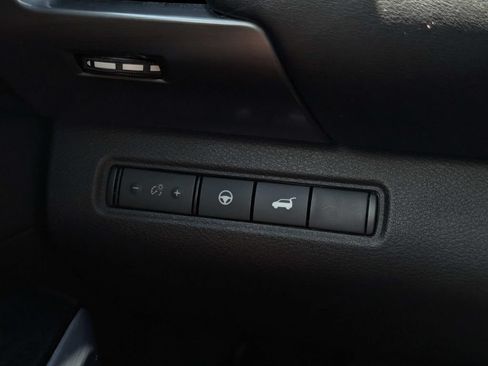 Used 2024 Nissan Pathfinder SL w/ SL Premium Package FWD image 30