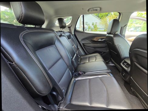 Used 2020 GMC Terrain SLT AWD/4WD image 30