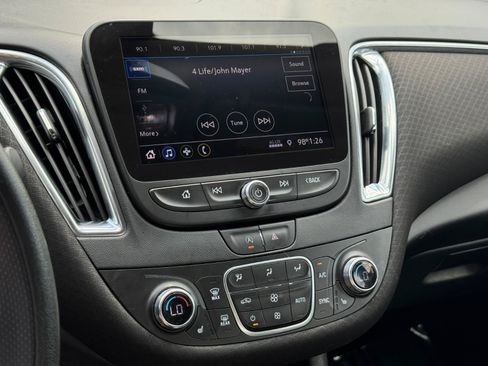 Used 2020 Chevrolet Malibu LT FWD image 15