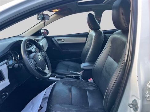 Used 2015 Toyota Corolla LE image 9