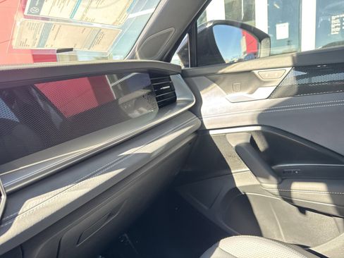 New 2026 Volkswagen Tiguan SE R-Line image 25