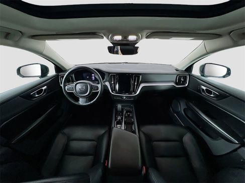 Used 2023 Volvo S60 B5 Core image 9