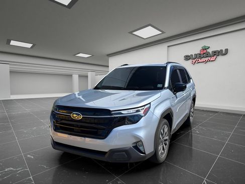 Certified 2025 Subaru Forester Touring AWD/4WD image 5