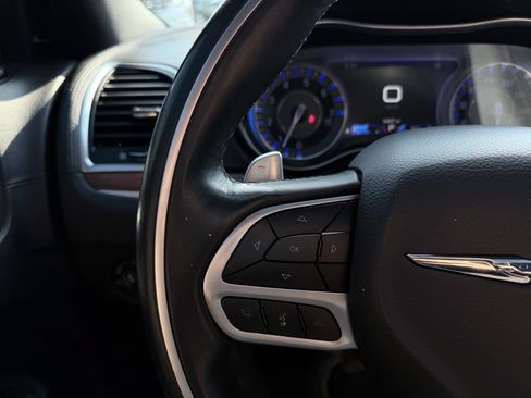 Used 2018 Chrysler 300 C w/ Safetytec Plus Group RWD image 38