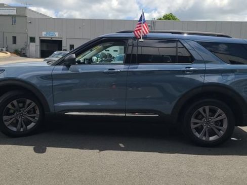 Used 2025 Ford Explorer Active w/ Active Comfort Package AWD/4WD image 4