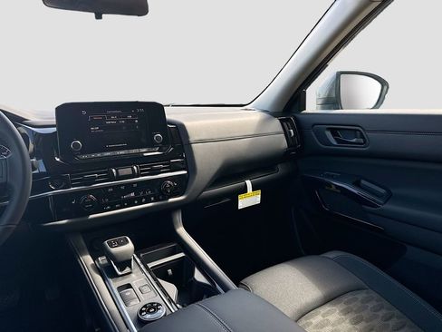 New 2025 Nissan Pathfinder SV image 24