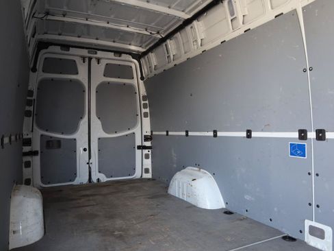 Used 2017 Mercedes-Benz Sprinter 2500 image 13
