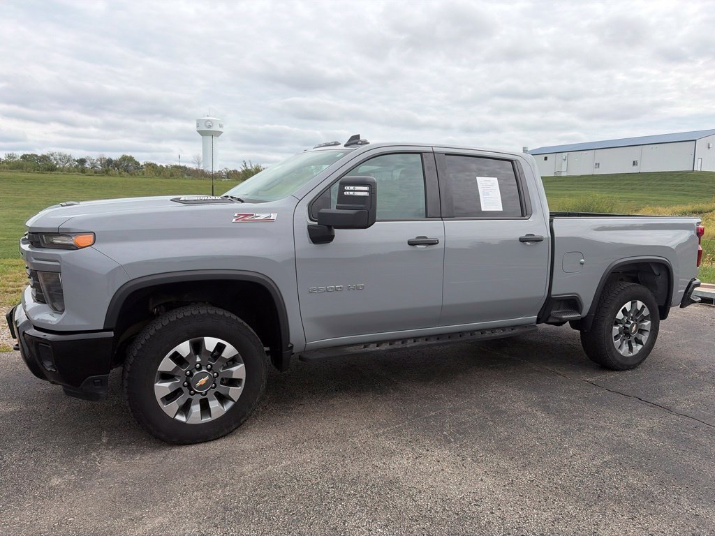 Used 2025 Chevrolet Silverado 2500 Custom w/ Custom Value Package AWD/4WD image 1