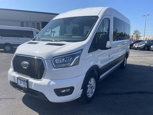 Used 2023 Ford Transit 350 XLT image 3