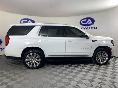 Used 2024 GMC Yukon SLT w/ SLT Luxury Package AWD/4WD image 2