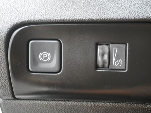 Used 2022 Buick Enclave Essence FWD image 26
