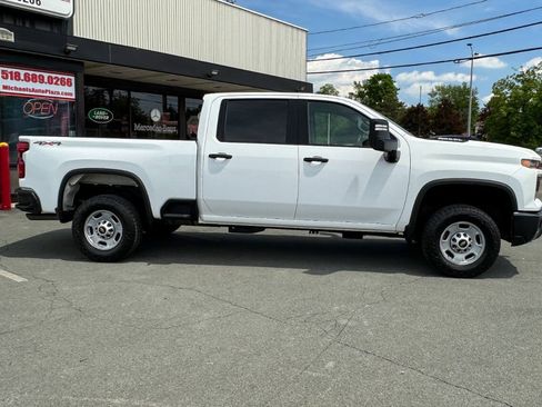Used 2024 Chevrolet Silverado 2500 W/T AWD/4WD image 3
