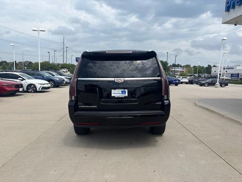 Used 2015 Cadillac Escalade Premium AWD/4WD image 6