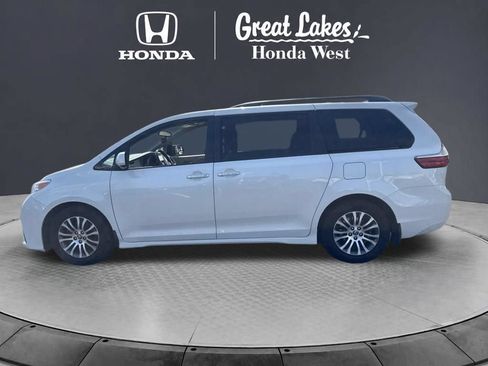 Used 2018 Toyota Sienna XLE Premium FWD image 9