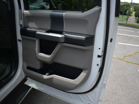 Used 2016 Ford F150 XLT w/ Equipment Group 302A Luxury AWD/4WD image 25