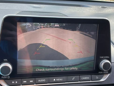 Used 2024 Nissan Altima 2.5 SV image 19