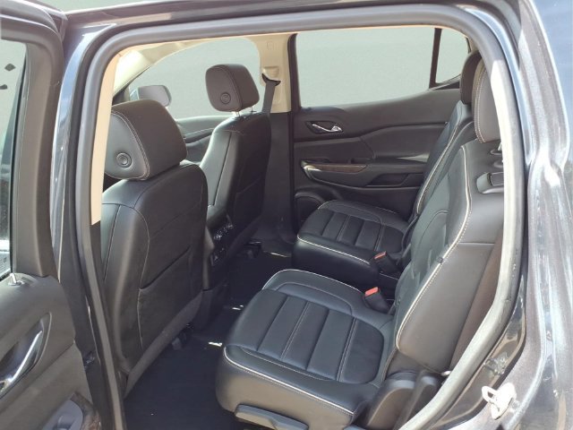 Used 2022 GMC Acadia Denali w/ Denali Ultimate Package AWD/4WD image 12