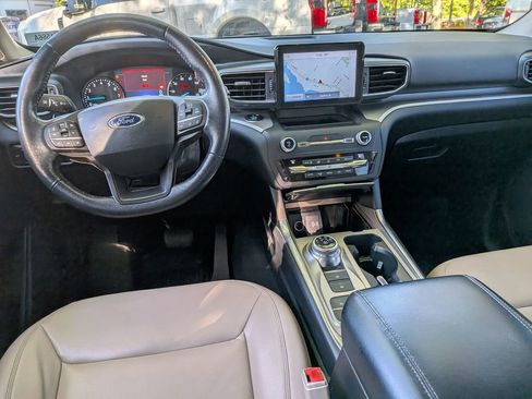 Used 2020 Ford Explorer XLT w/ Equipment Group 202A image 33