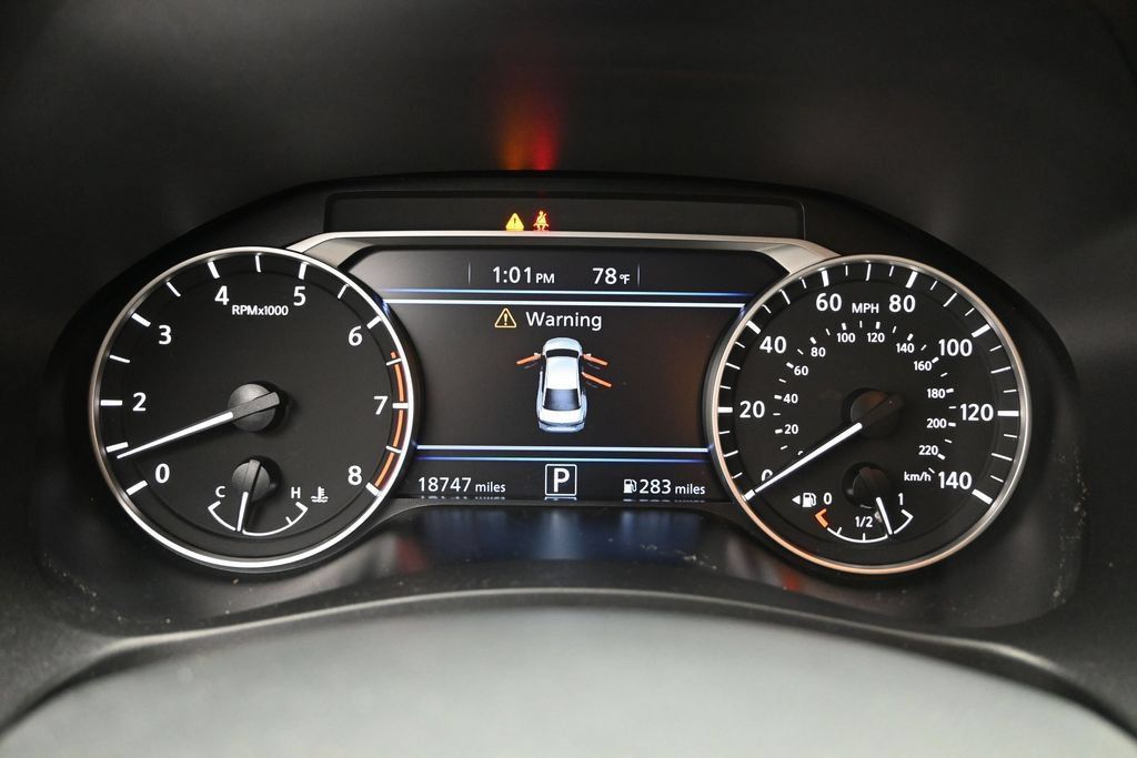 Used 2025 Nissan Altima 2.5 SR FWD image 12