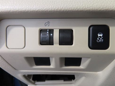 Used 2013 Subaru Crosstrek 2.0i Limited image 18