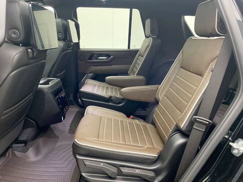 Used 2026 GMC Yukon Denali Ultimate w/ LPO, Floor Liner Package AWD/4WD image 25